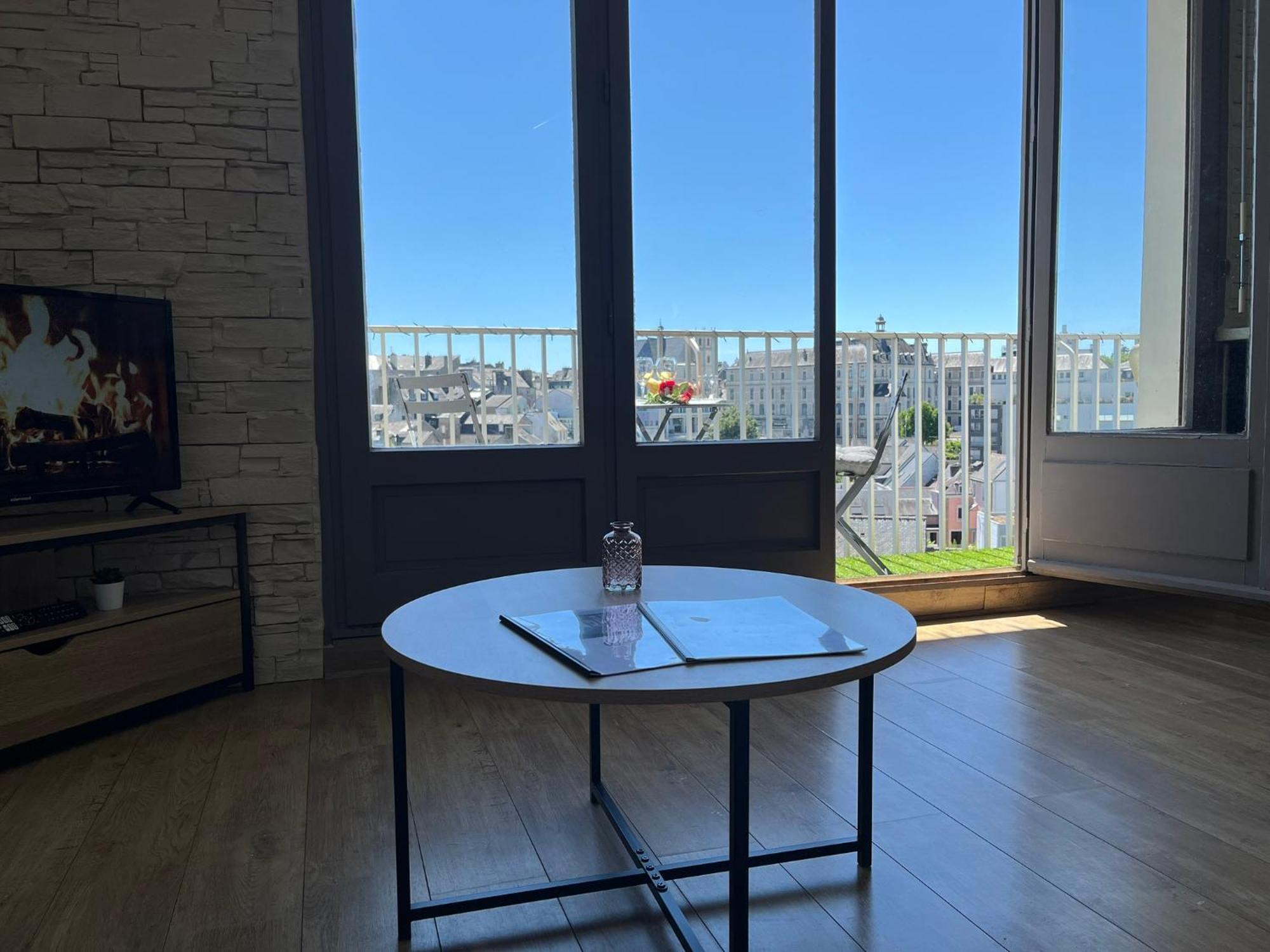 Apartment Vue Sur Les Toits Historiques De *