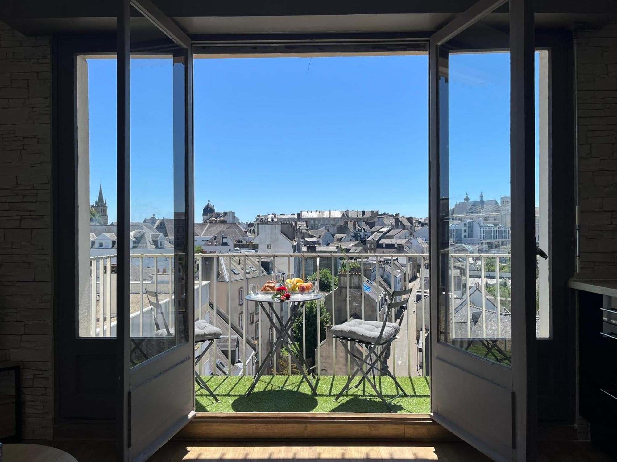 Apartment Vue Sur Les Toits Historiques De *